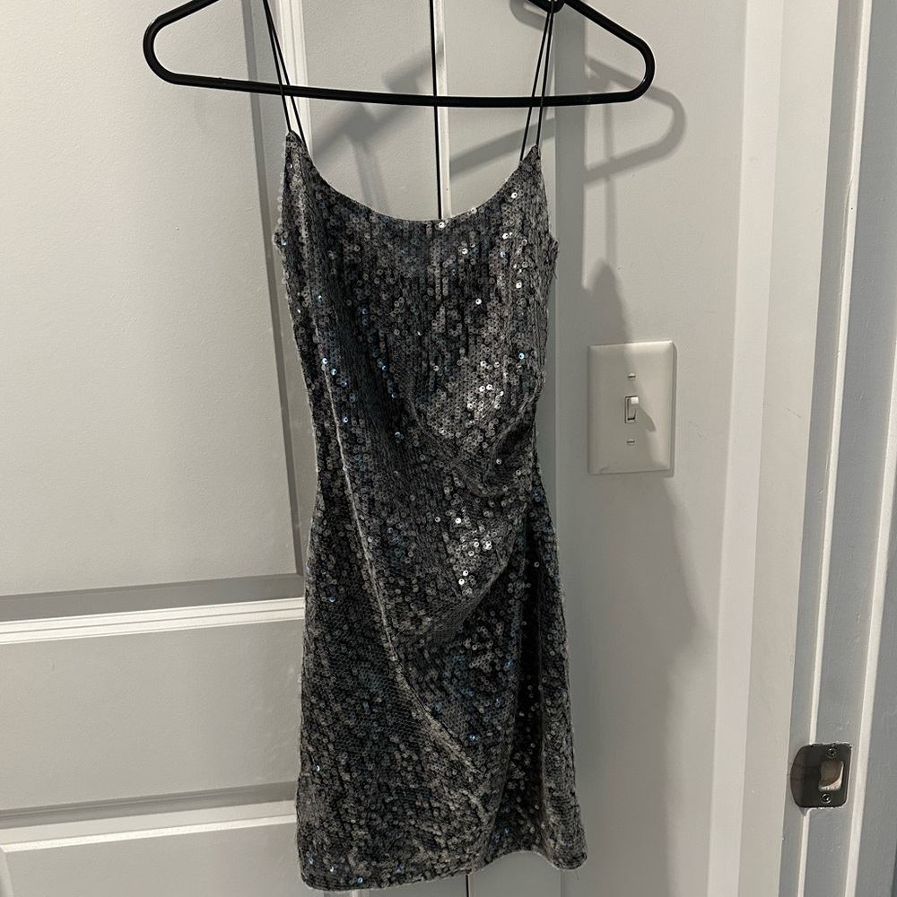 A gorgeous dress! Size 2 worn once